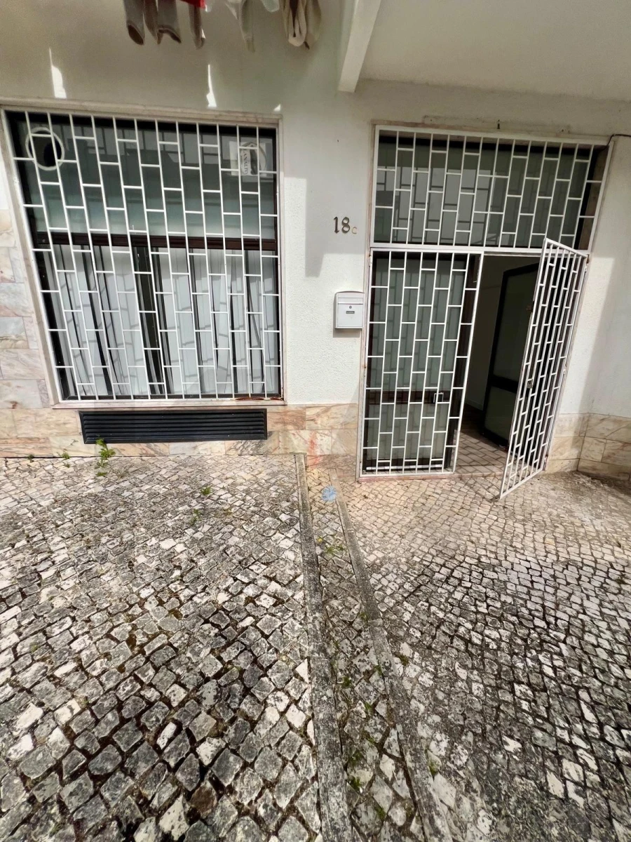 Loja para Venda em Odivelas Foto 2