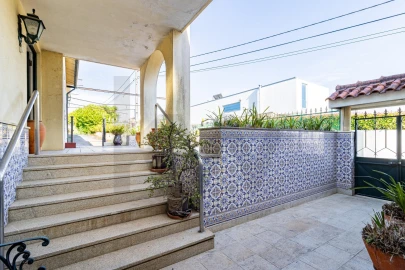 Moradia T4 para Venda em Nogueira da Regedoura