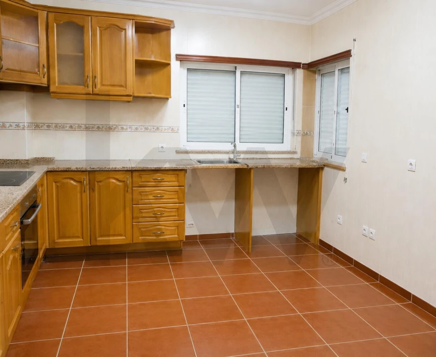Apartamento T3 para Arrendamento em São João Baptista Foto 6