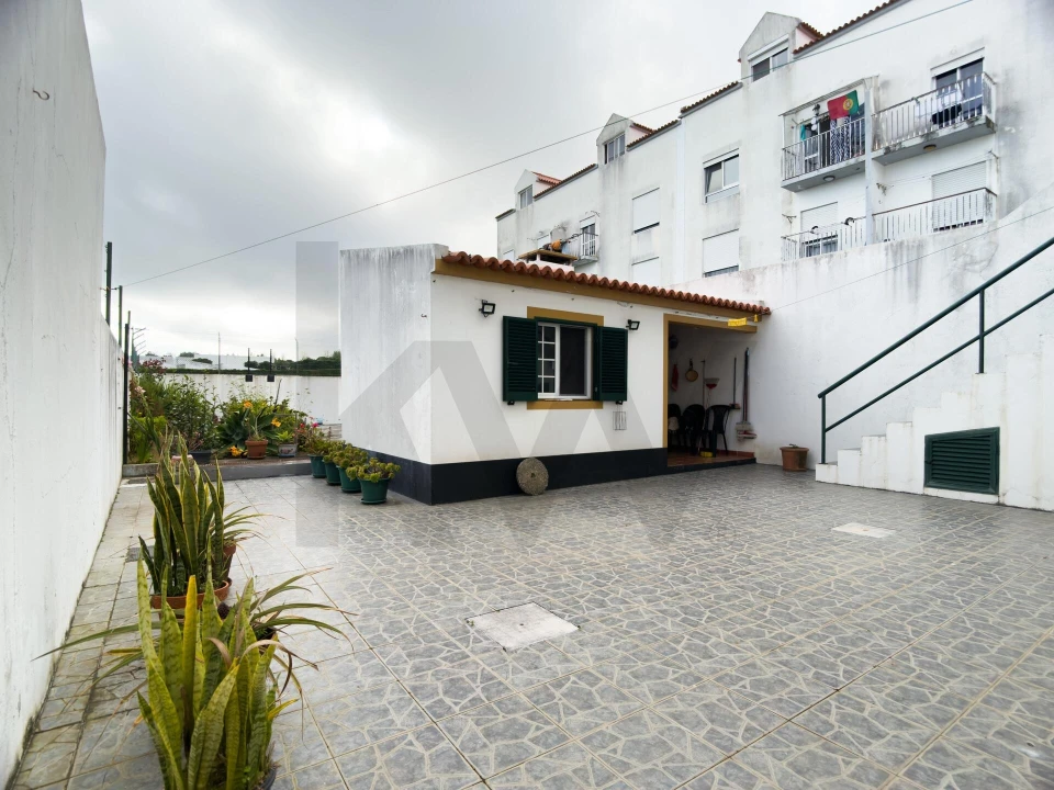 Moradia T5 para Venda em Fajã de Baixo Foto 16