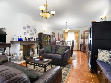 Moradia T5 para Venda em Fajã de Baixo