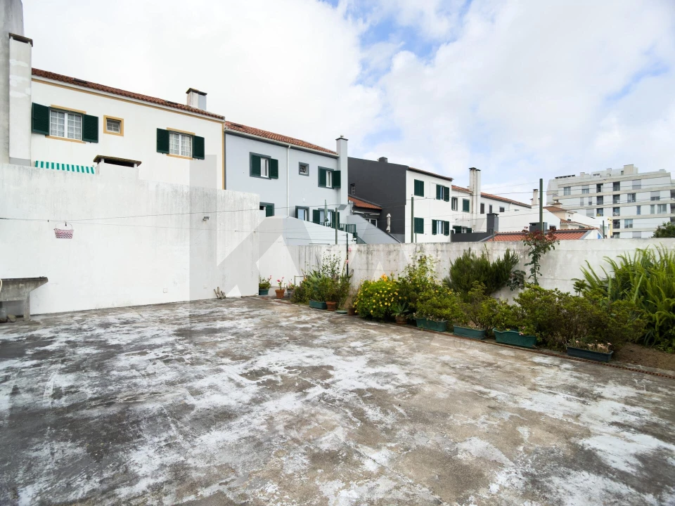 Moradia T5 para Venda em Fajã de Baixo Foto 17