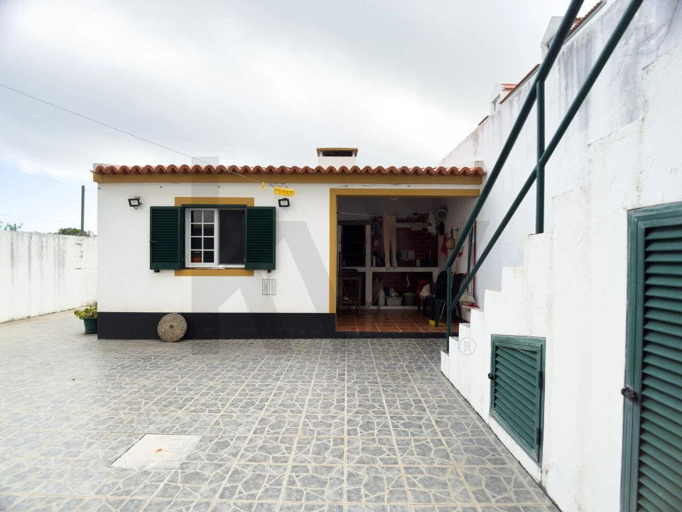 Moradia T5 para Venda em Fajã de Baixo Foto 15
