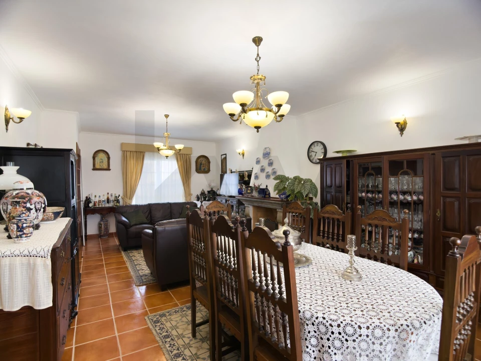 Moradia T5 para Venda em Fajã de Baixo Foto 32