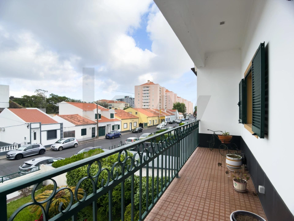 Moradia T5 para Venda em Fajã de Baixo Foto 56