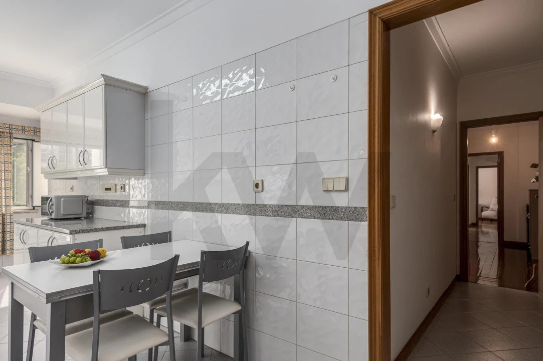 Apartamento T2 para Arrendamento em Lumiar Foto 11