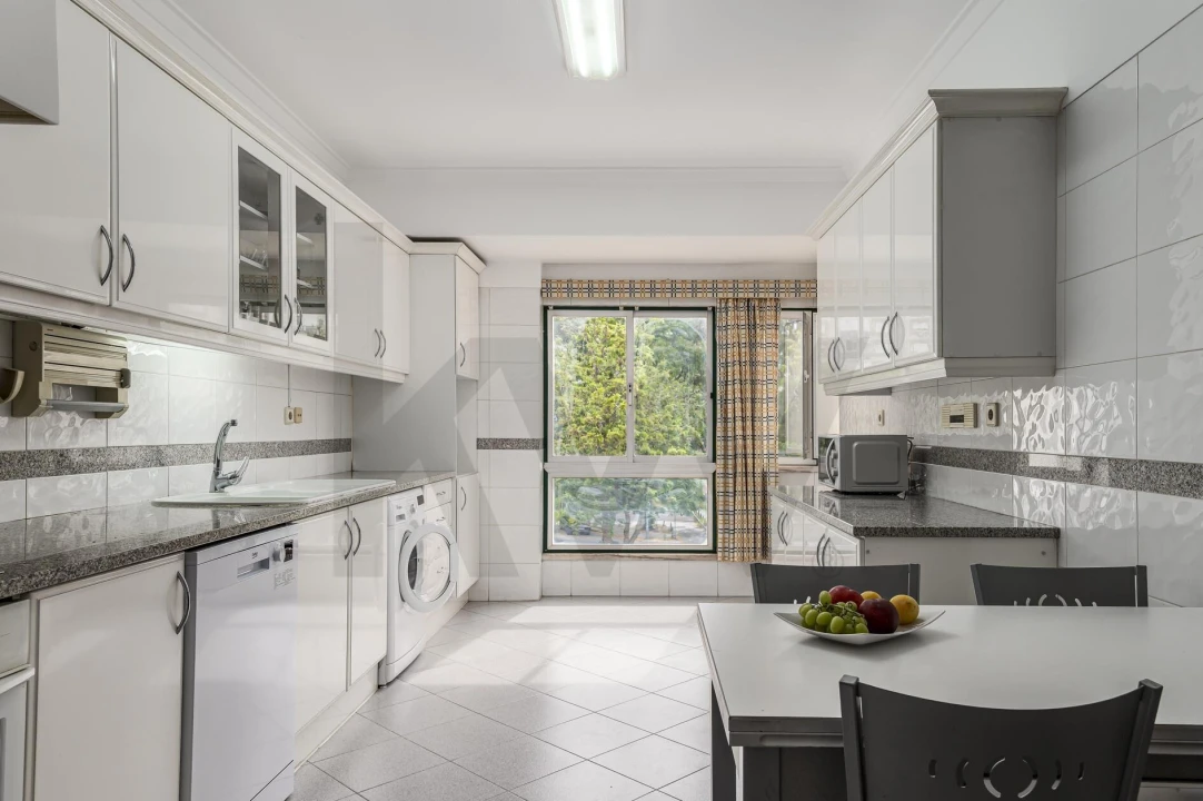 Apartamento T2 para Arrendamento em Lumiar Foto 9
