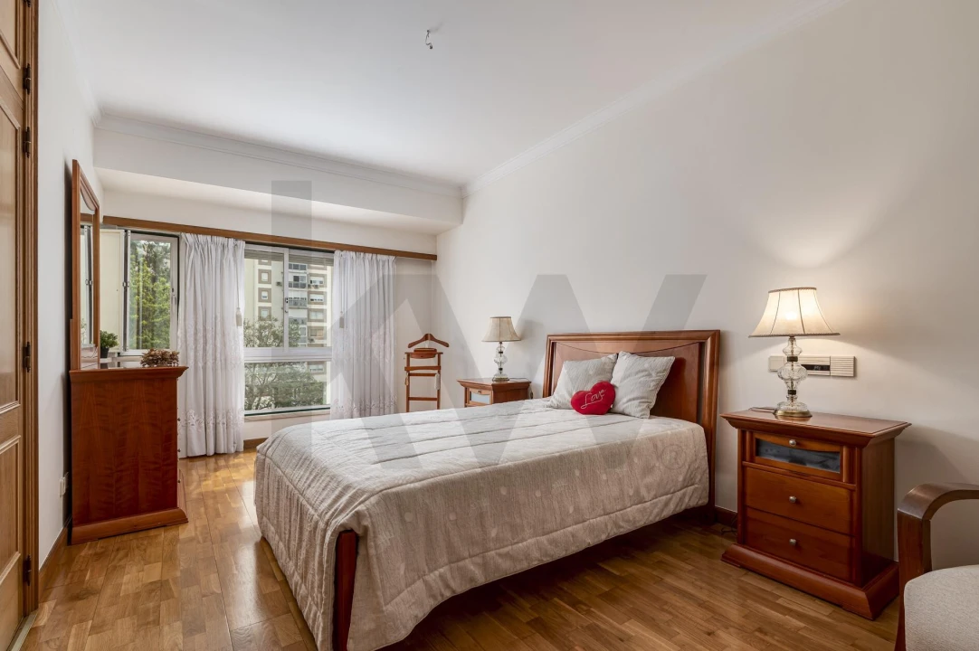 Apartamento T2 para Arrendamento em Lumiar Foto 19