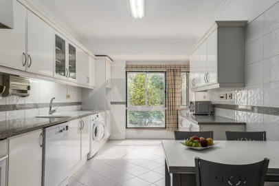 Apartamento T2 para Arrendamento em Lumiar