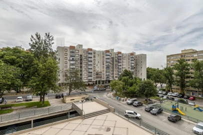 Apartamento T2 para Arrendamento em Lumiar