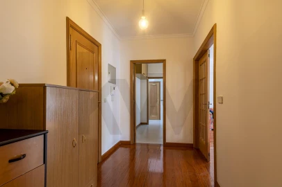 Apartamento T2 para Arrendamento em Lumiar