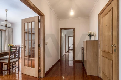 Apartamento T2 para Arrendamento em Lumiar