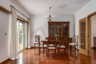 Apartamento T2 para Arrendamento em Lumiar