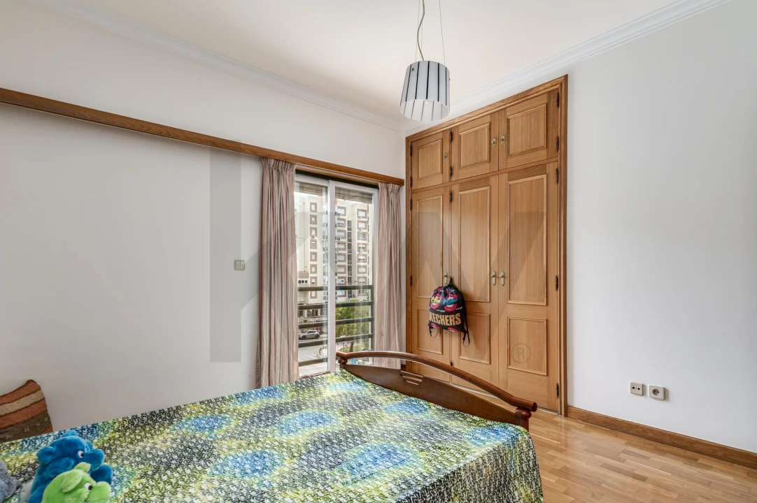 Apartamento T2 para Arrendamento em Lumiar Foto 15