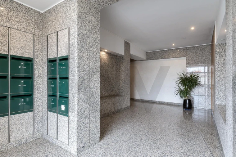 Apartamento T2 para Arrendamento em Lumiar Foto 24