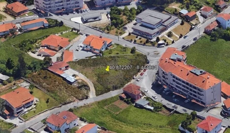 Terreno para Venda em Nogueira do Cravo e Pindelo
