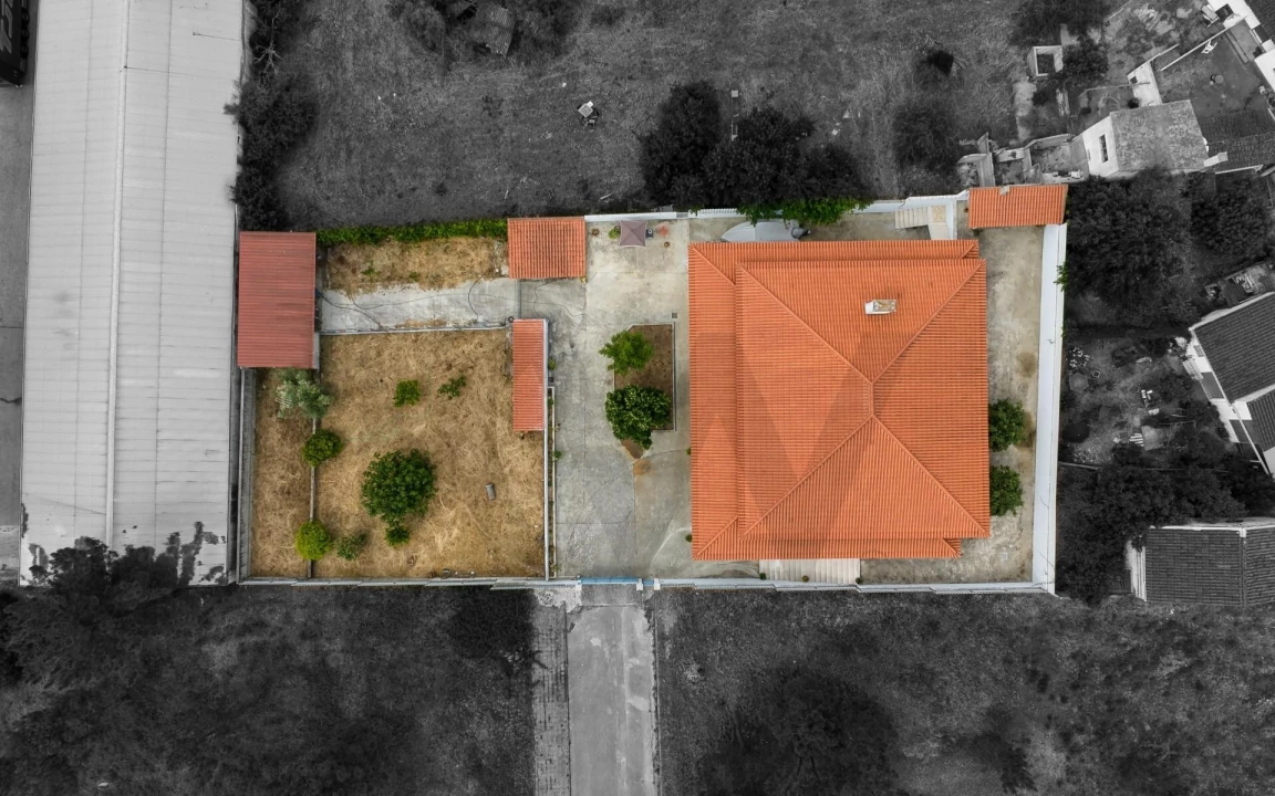 Moradia T5 para Venda em Meia Via Foto 1