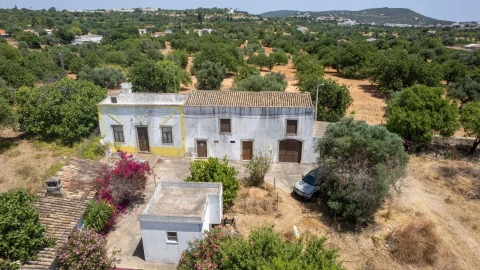 Moradia T2 para Venda em Loule (São Sebastião)