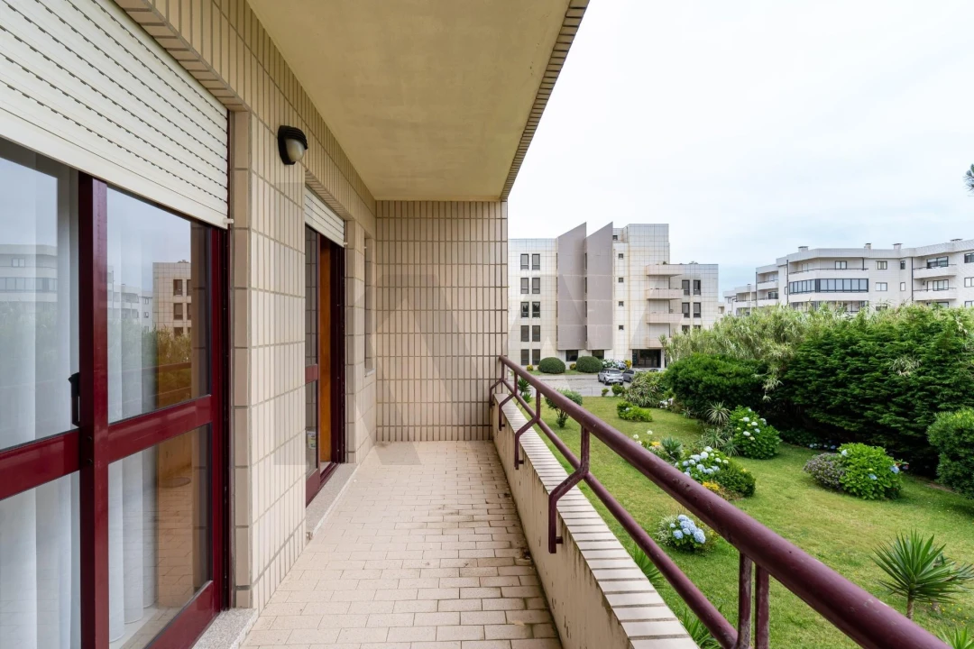 Apartamento T3 para Venda em Mindelo Foto 16