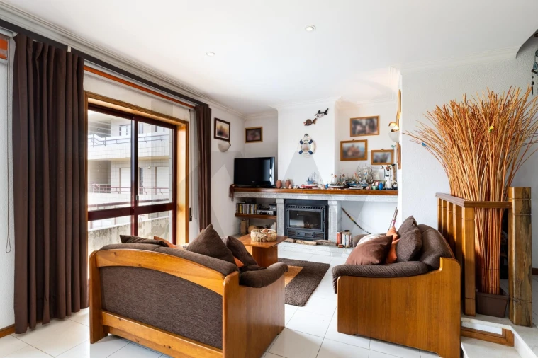 Apartamento T3 para Venda em Mindelo Foto 3