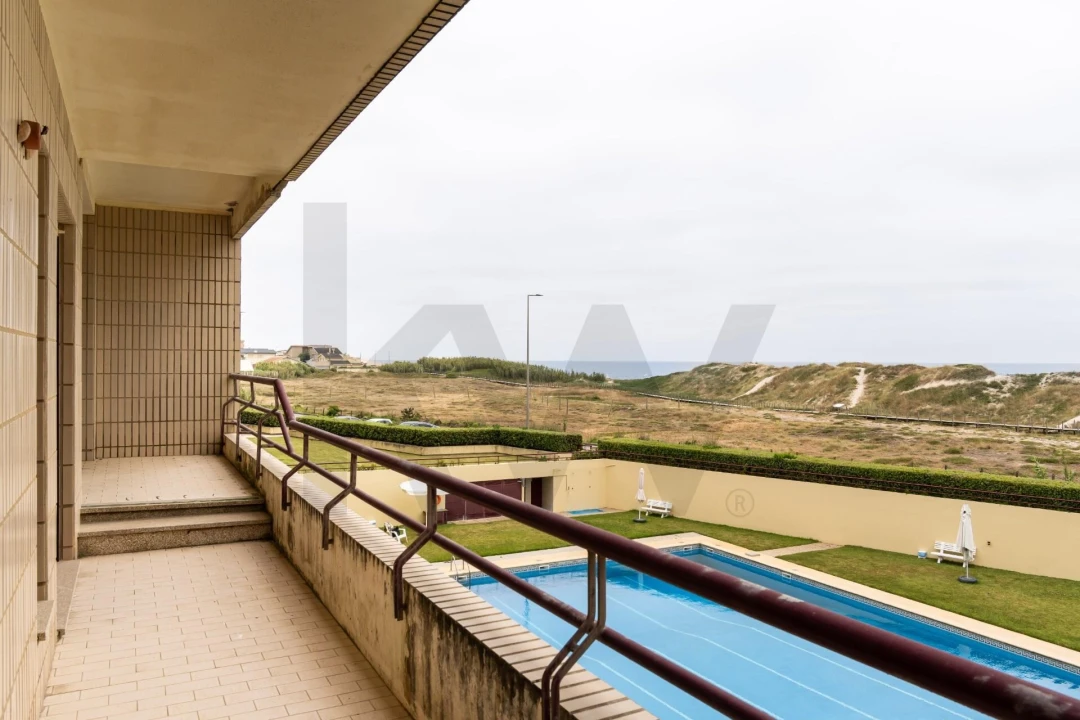 Apartamento T3 para Venda em Mindelo Foto 5