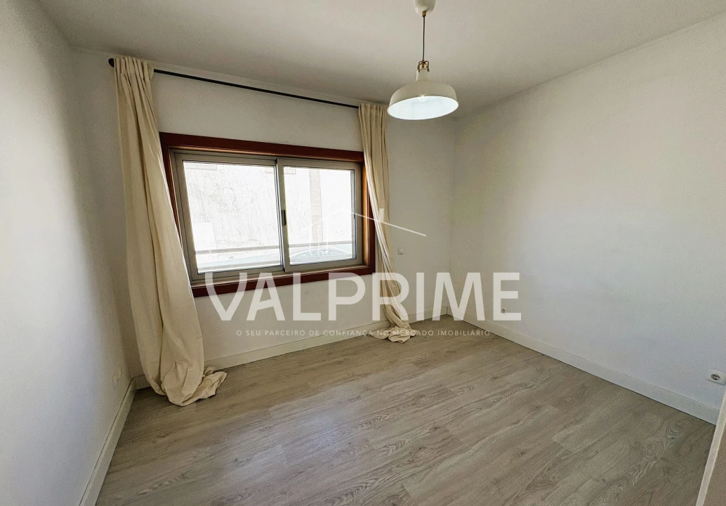 Apartamento T1 para Venda em Cedofeita, Santo Ildefonso, Sé, Miragaia, São Nicolau e Vitória Foto 4