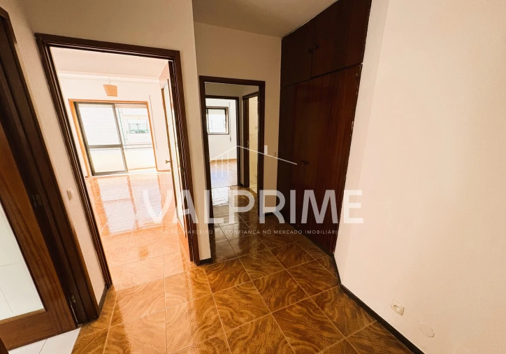 Apartamento T2 para Venda em Moreira Foto 8