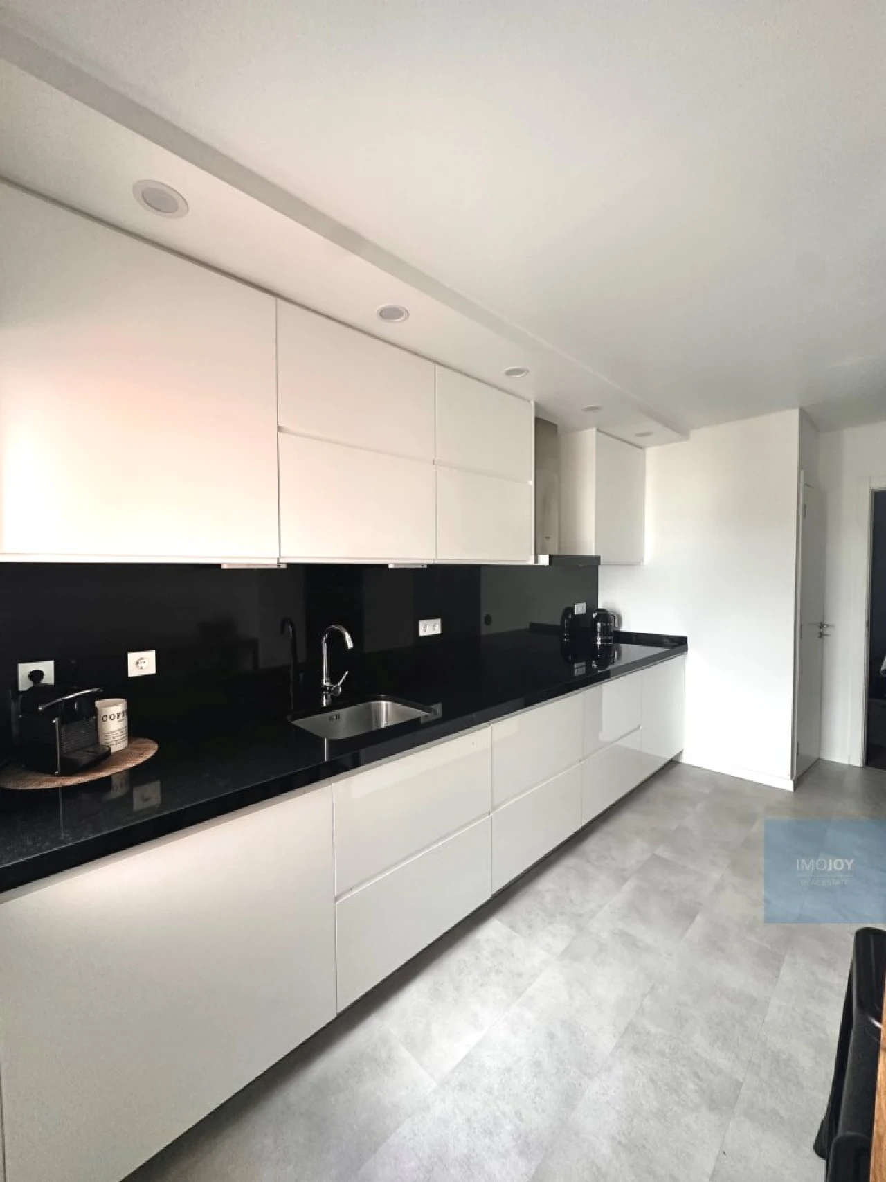 Apartamento T4 para Venda em Venteira Foto 7