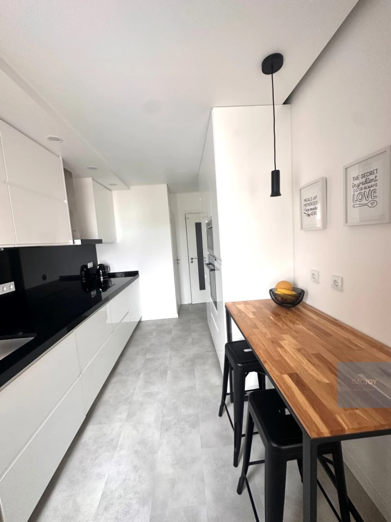 Apartamento T4 para Venda em Venteira Foto 8