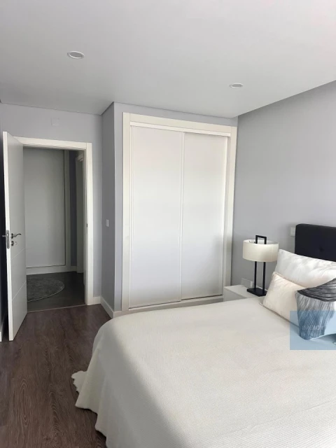 Apartamento T4 para Venda em Venteira