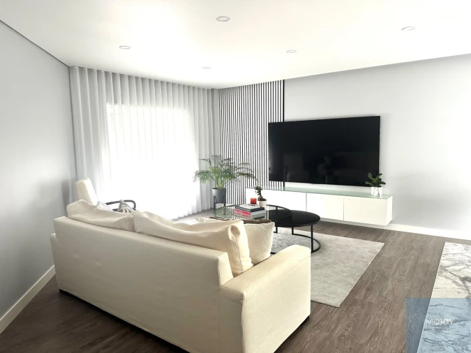 Apartamento T4 para Venda em Venteira Foto 3