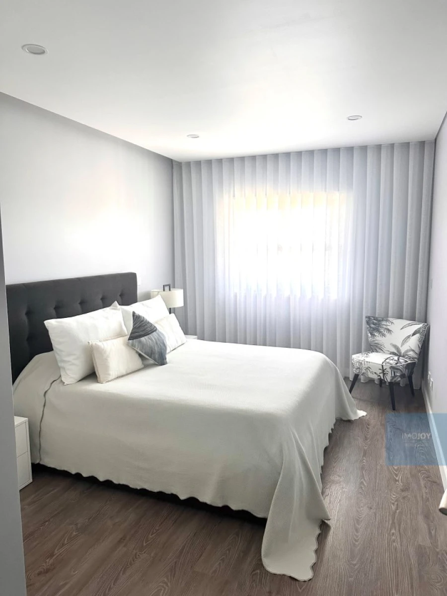 Apartamento T4 para Venda em Venteira Foto 13