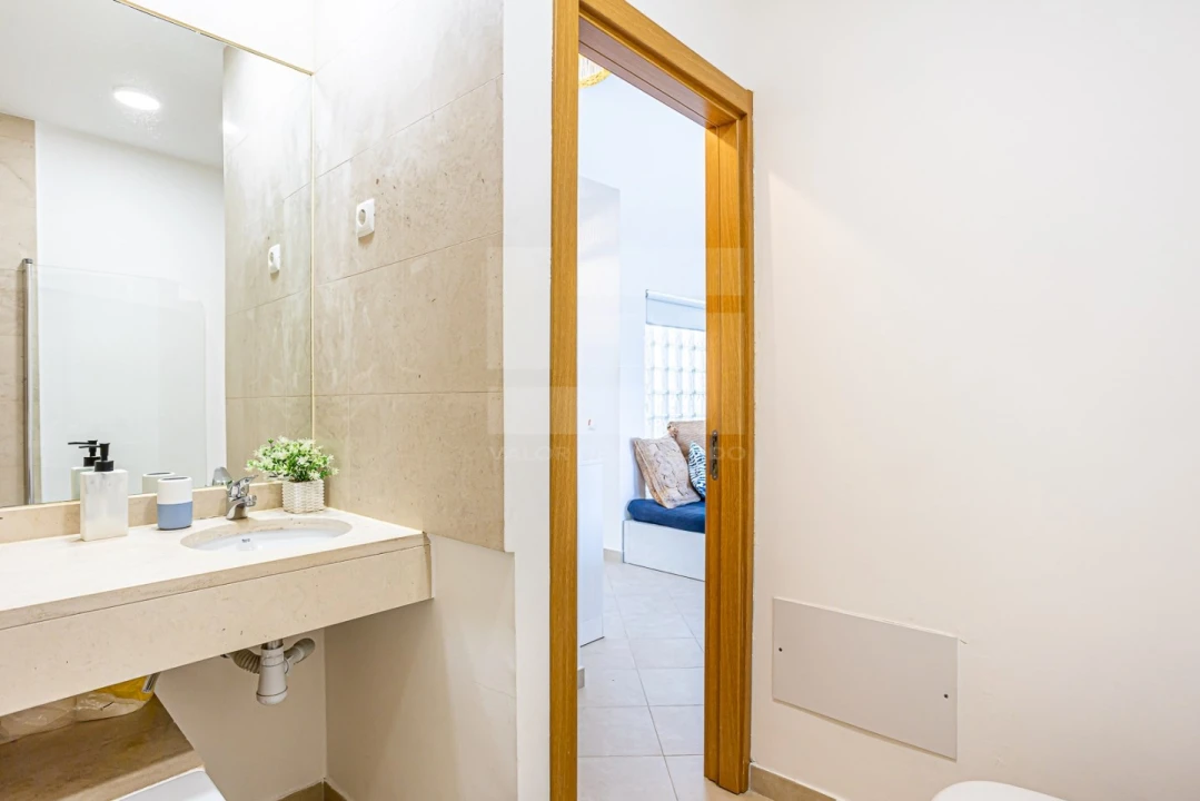 Apartamento T1 para Arrendamento em Mexilhoeira Grande Foto 10