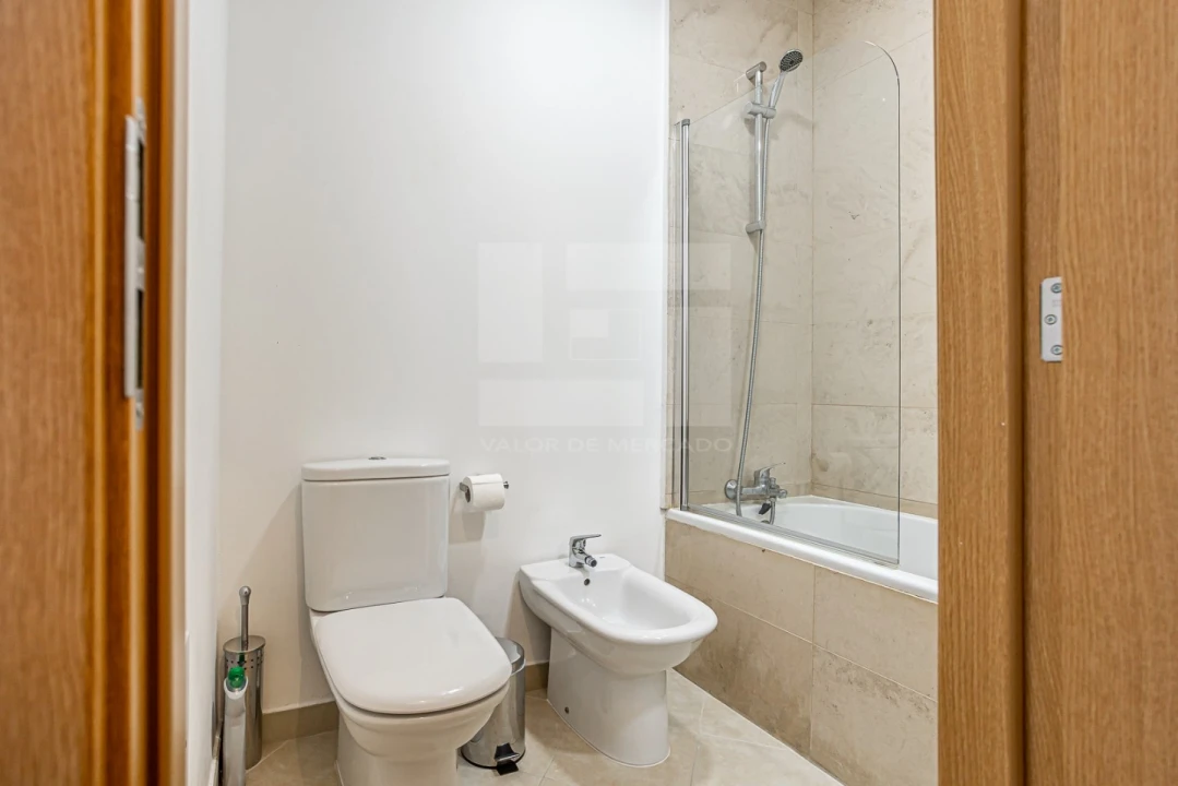 Apartamento T1 para Arrendamento em Mexilhoeira Grande Foto 11