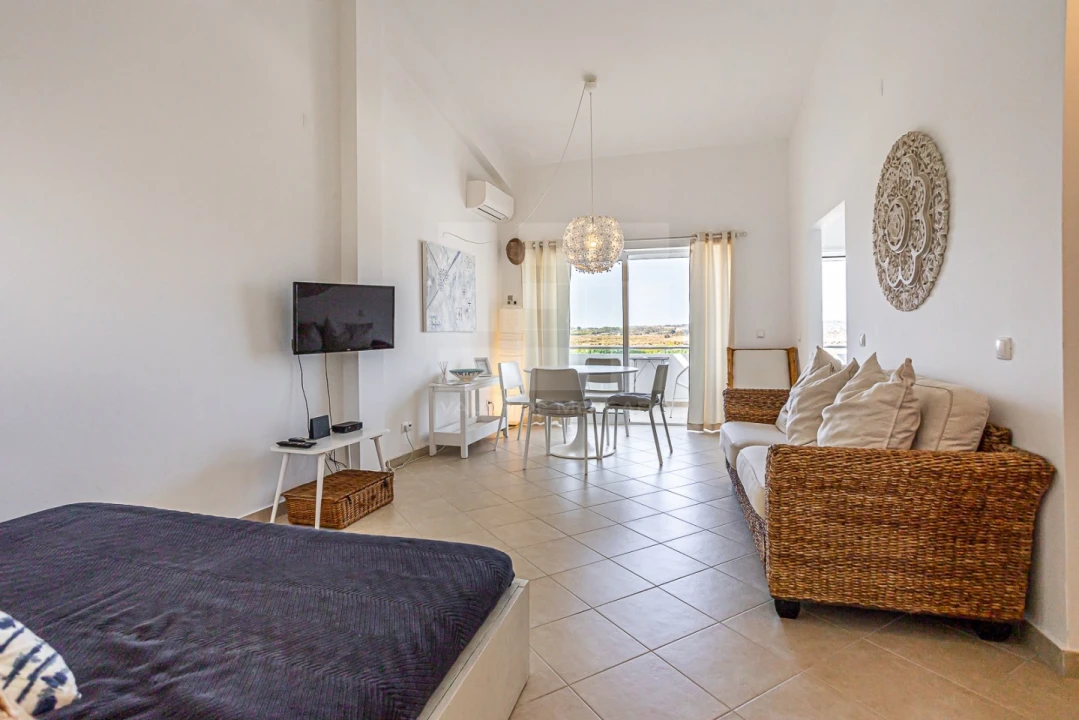 Apartamento T1 para Arrendamento em Mexilhoeira Grande Foto 12