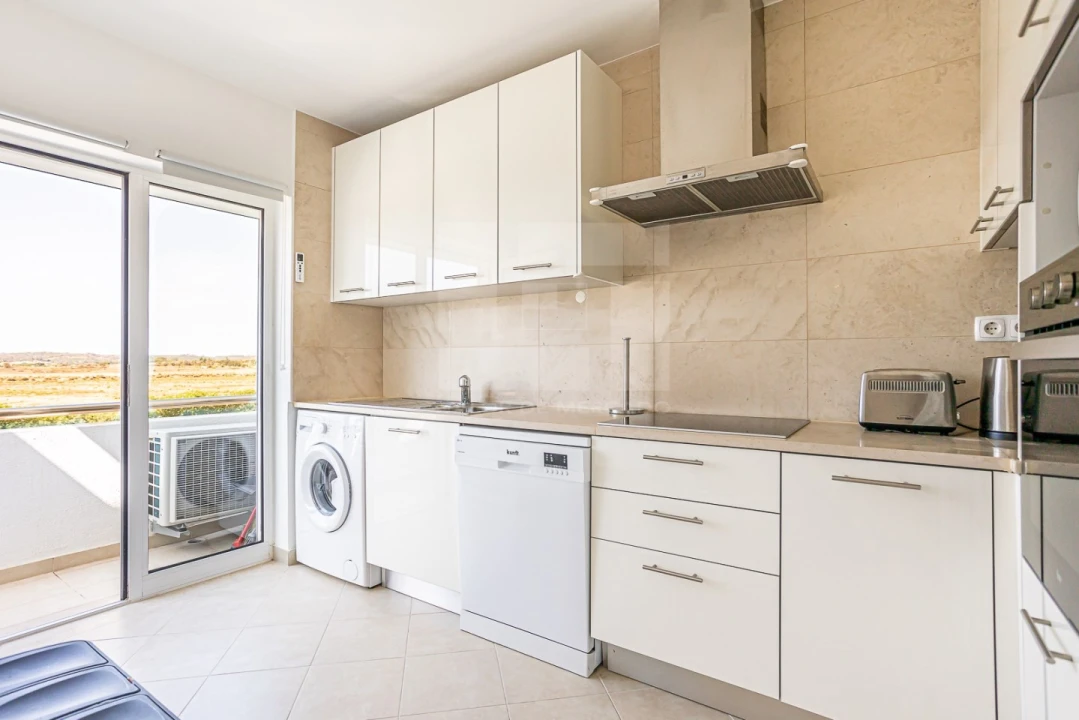 Apartamento T1 para Arrendamento em Mexilhoeira Grande Foto 18