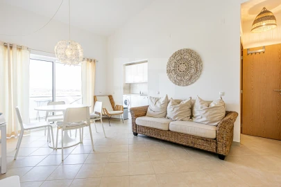 Apartamento T1 para Arrendamento em Mexilhoeira Grande