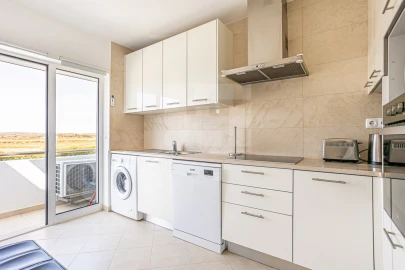 Apartamento T1 para Arrendamento em Mexilhoeira Grande