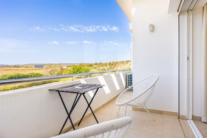 Apartamento T1 para Arrendamento em Mexilhoeira Grande