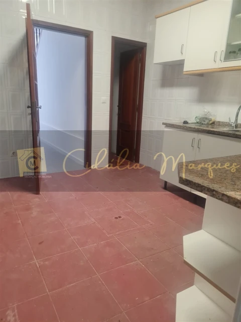 Moradia T4 para Venda em Cedofeita, Santo Ildefonso, Sé, Miragaia, São Nicolau e Vitória