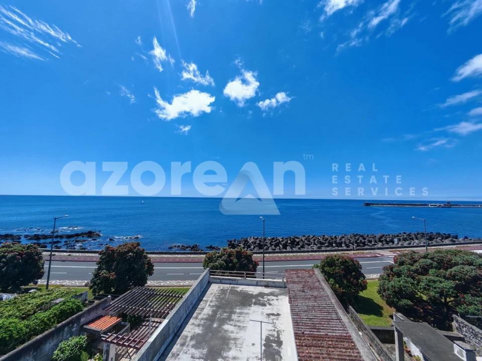 Moradia T8 para Venda em Ponta Delgada (São Pedro) Foto 4