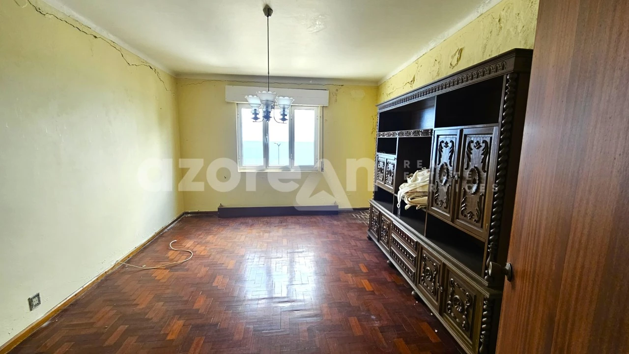 Moradia T8 para Venda em Ponta Delgada (São Pedro) Foto 5