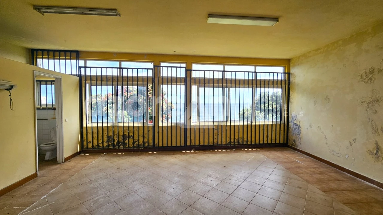 Moradia T8 para Venda em Ponta Delgada (São Pedro) Foto 7