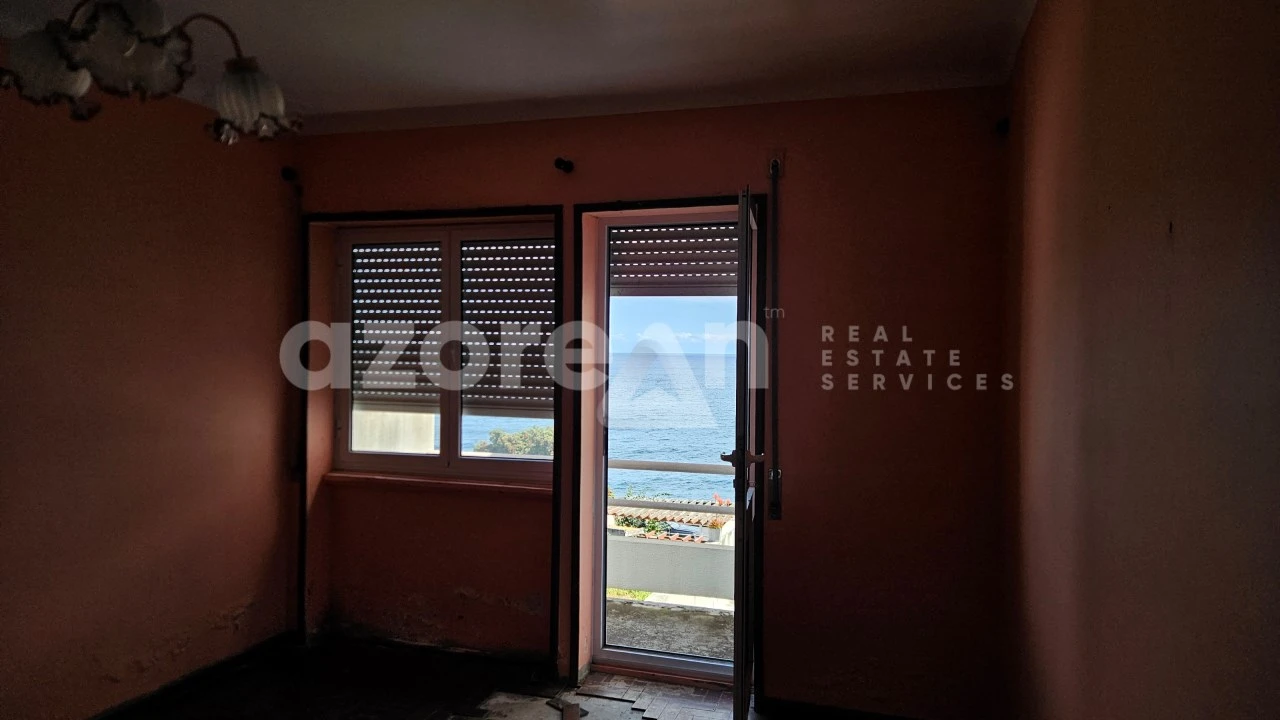 Moradia T8 para Venda em Ponta Delgada (São Pedro) Foto 9