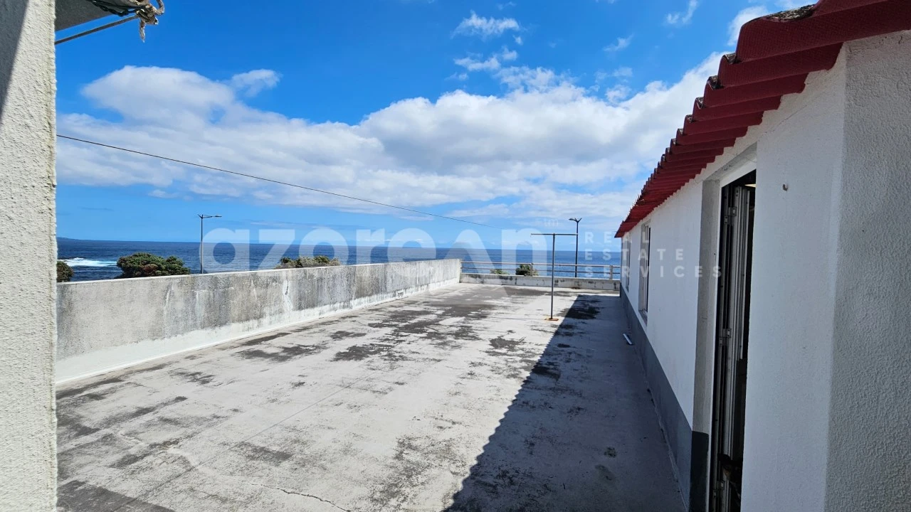 Moradia T8 para Venda em Ponta Delgada (São Pedro) Foto 10