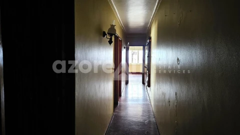 Moradia T8 para Venda em Ponta Delgada (São Pedro)