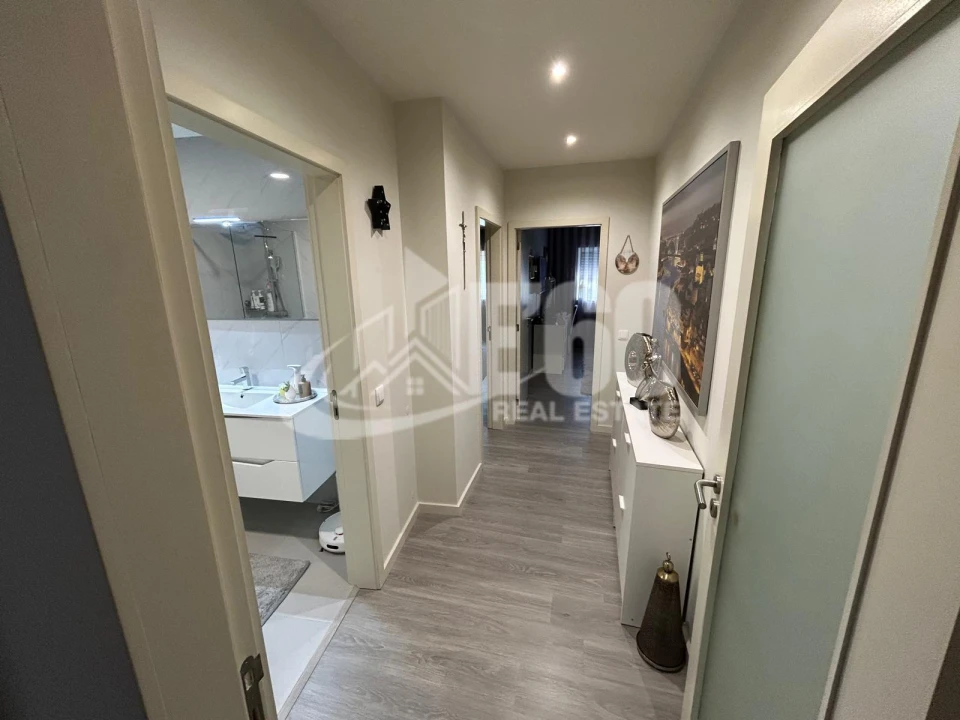 Apartamento T2 para Venda em Nogueira da Regedoura Foto 9