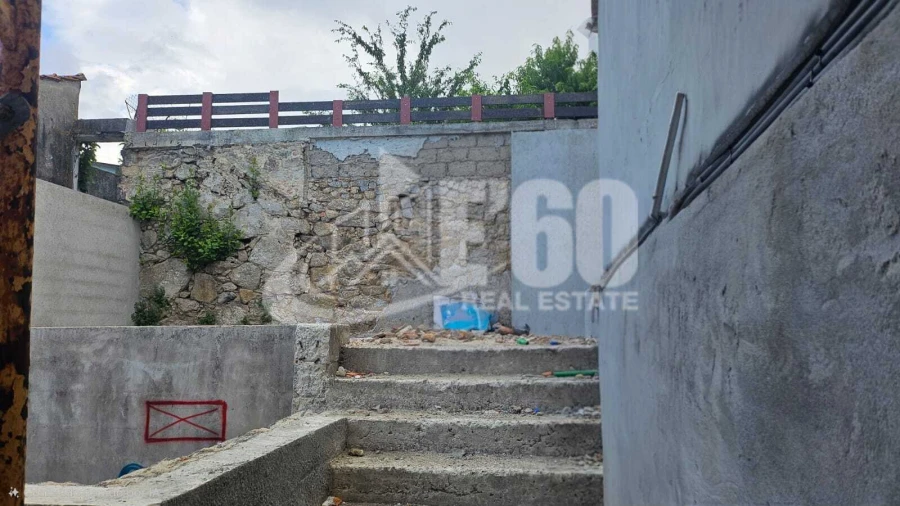 Moradia T4 para Venda em Madalena Foto 11