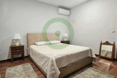Moradia T5 para Venda em Rebordelo