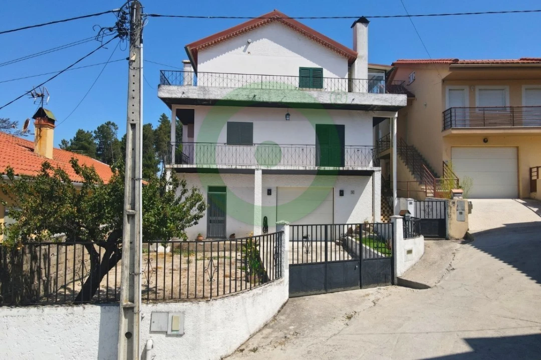 Moradia T5 para Venda em Rebordelo Foto 1